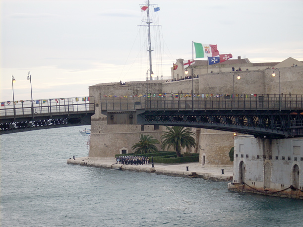 APERTURA DEL PONTE GIREVOLE